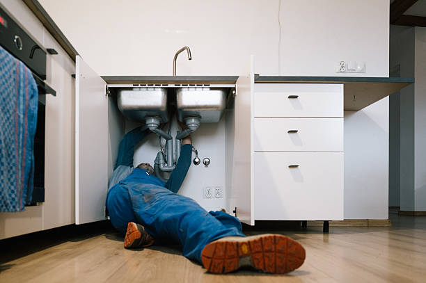 Professional Pipe Repair technician working in Gratis, OH